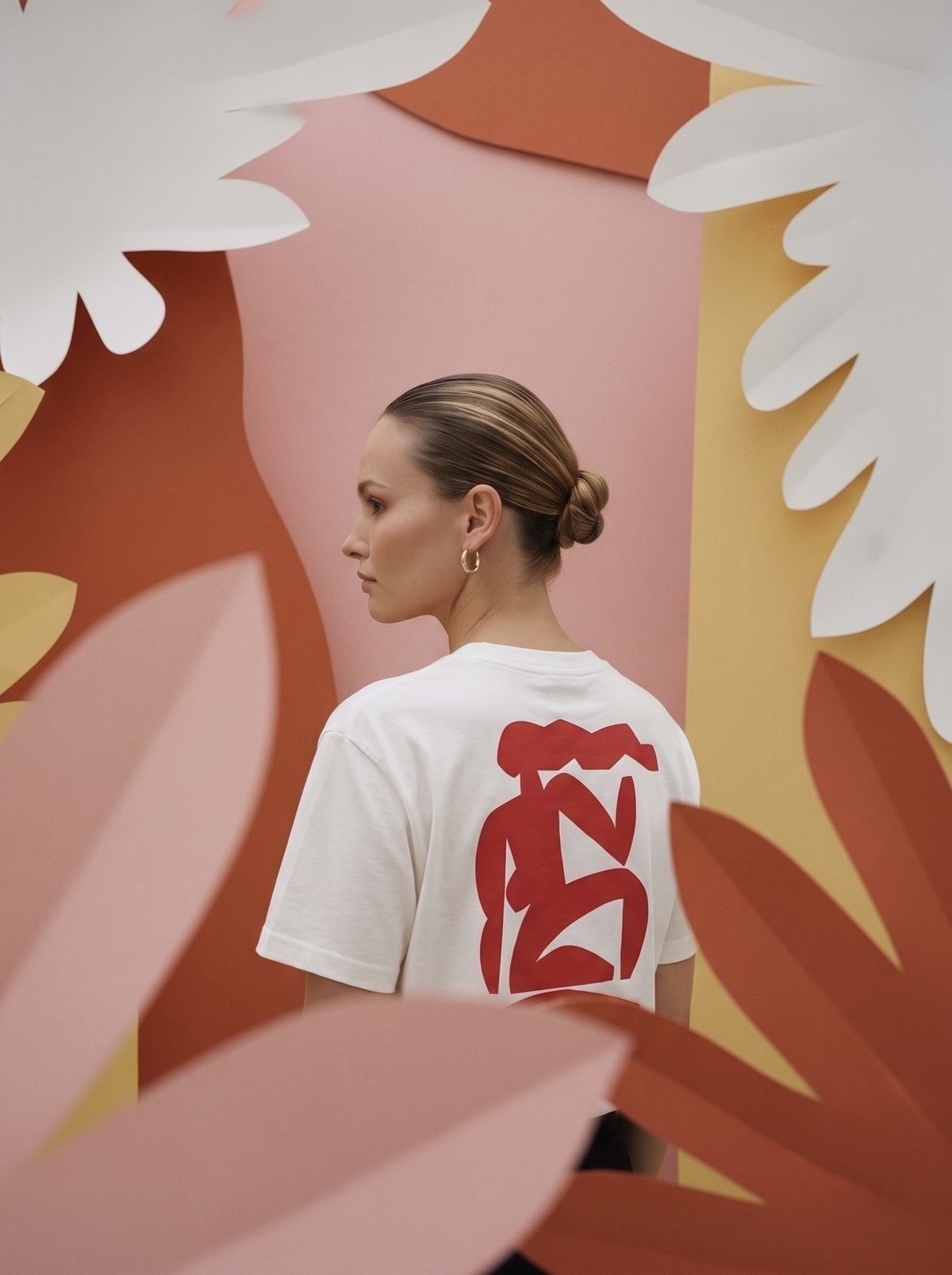 FEMME Seated tee in profile, red ink on white